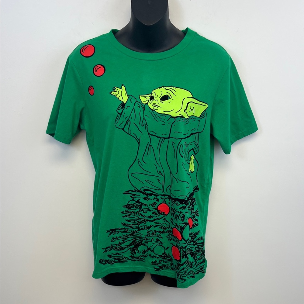 Star Wars Women's Mandalorian Baby Yoda Christmas Tree T-Shirt Size Medium